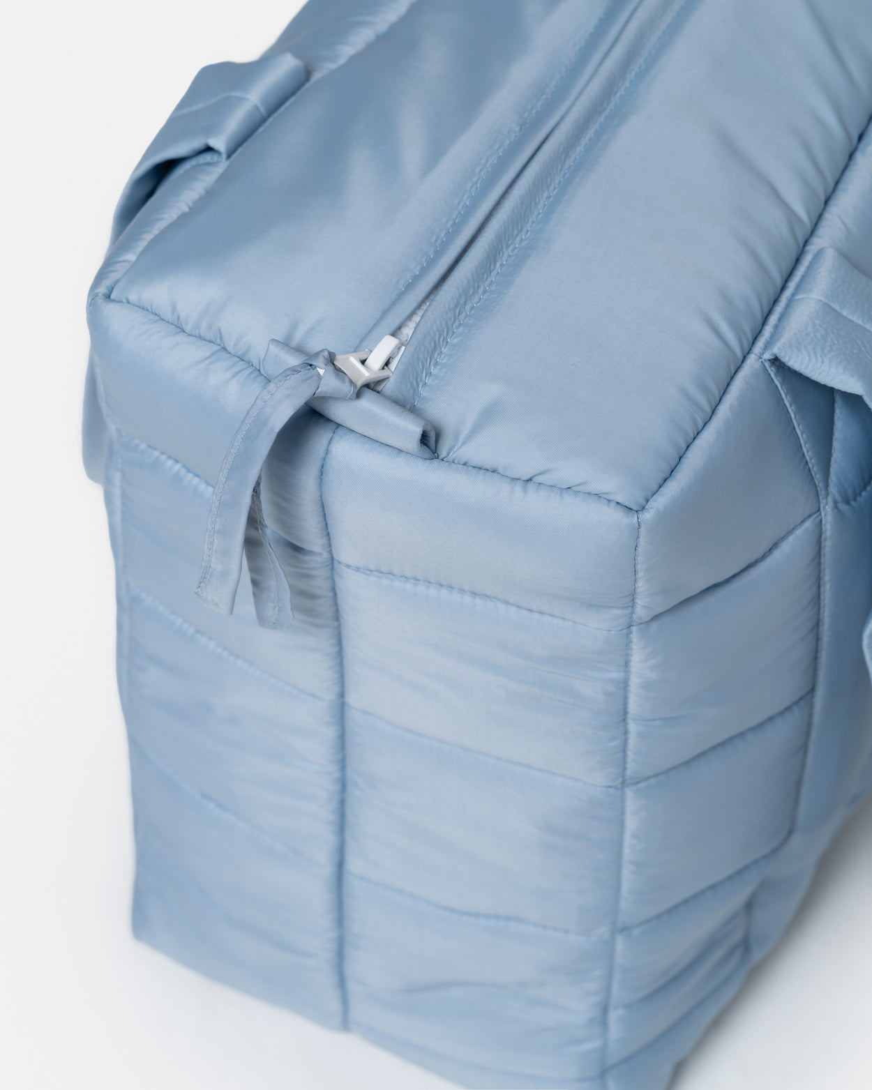 Baby blue midi puffer bag